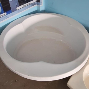 5 Feet Round Plain Bathtub